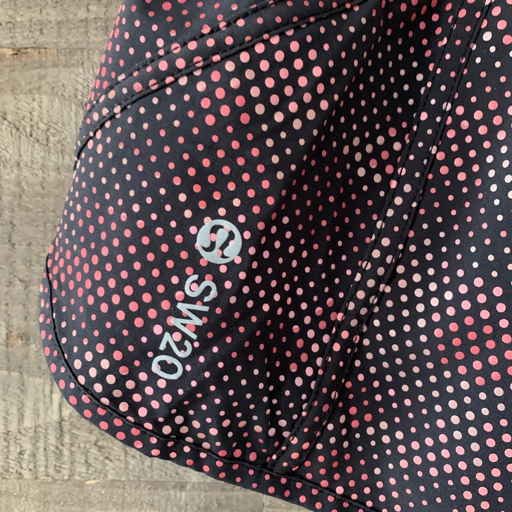 Lululemon Seawheeze 20 Reflective Shorts - Picture 5 of 8